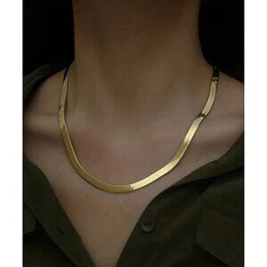 Beautiful 18k Golden Plated Necklace Stainless Steel